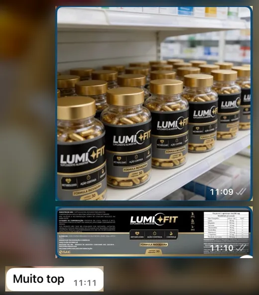 Print do WhatsApp. Cliente responde “Muito top” ao ver os potes Lumifit na prateleira